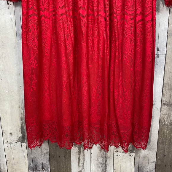 Elegant Red Lace Dress - Picture 4 of 8